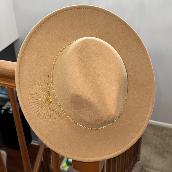 Country Hat - Picture 1 of 3